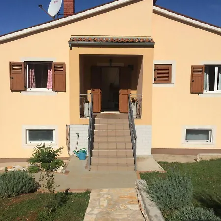 Emma Tatil Evi Radmani